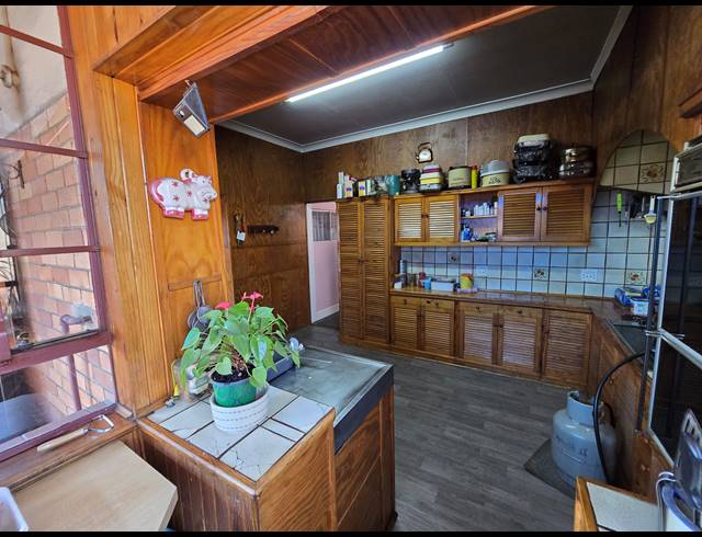 3 BEDROOM FREEHOLD FOR SALE IN THE HILL